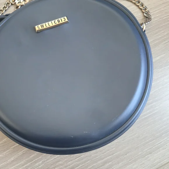 Blue Crossbody Bag with Chain Strap - Picture 3 of 6